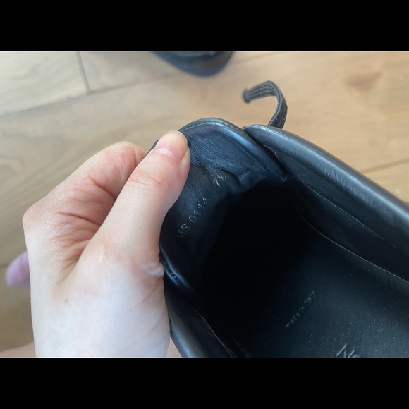 Authentic Louis vuitton man shoes - Picture 7 of 7